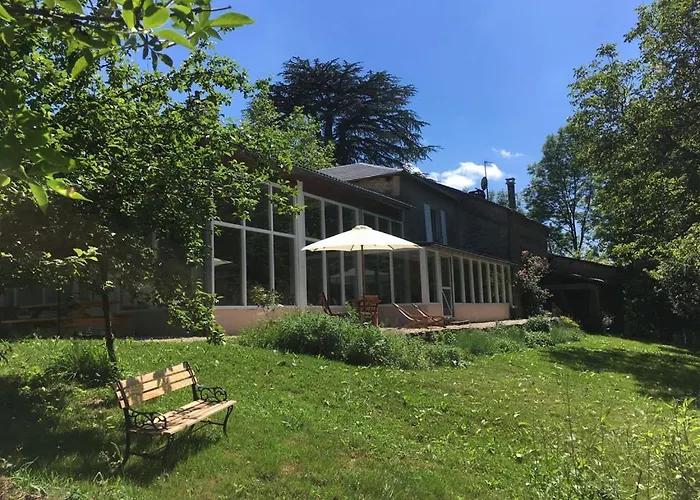 Le Clos Des Lucioles לינה וארוחת בוקר 3*